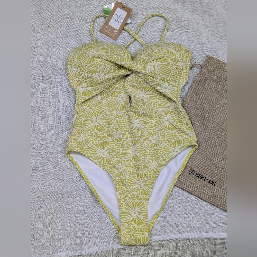 Berlook / XS/ small Large One piece